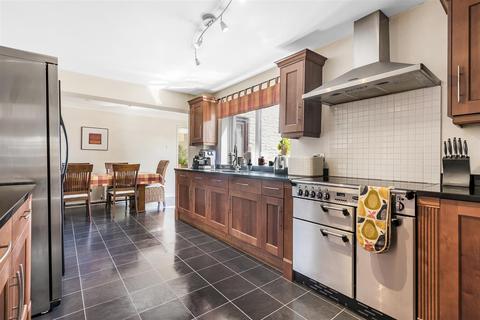 1 Castle Close, Flax Bourton, Bristol, BS48 3RG