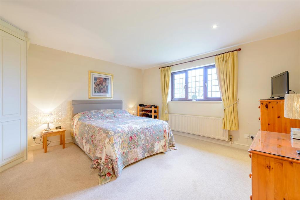 8412167-interior23.jpg