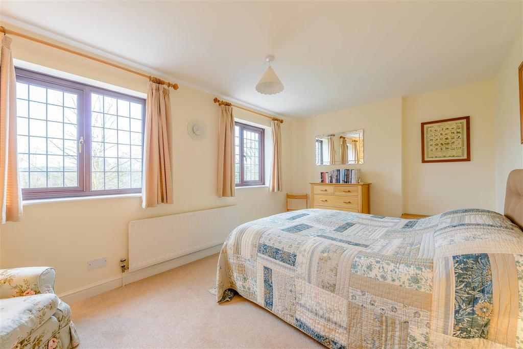 8412167-interior27.jpg