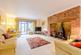 8412167-interior08.jpg