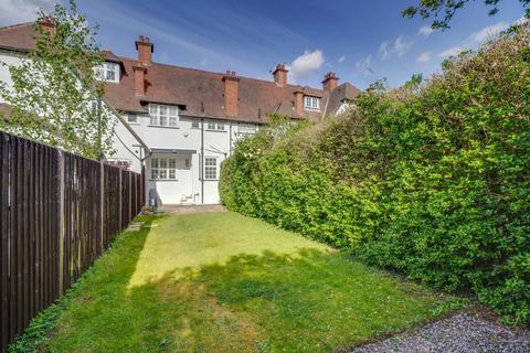 27 Ludlow Road, London, W5 1NX