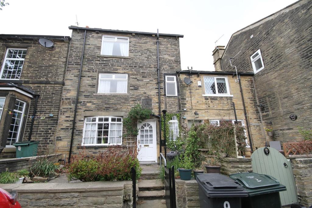 Moorside Road, Eccleshill, Bradford 4 bed cottage for sale £139,950