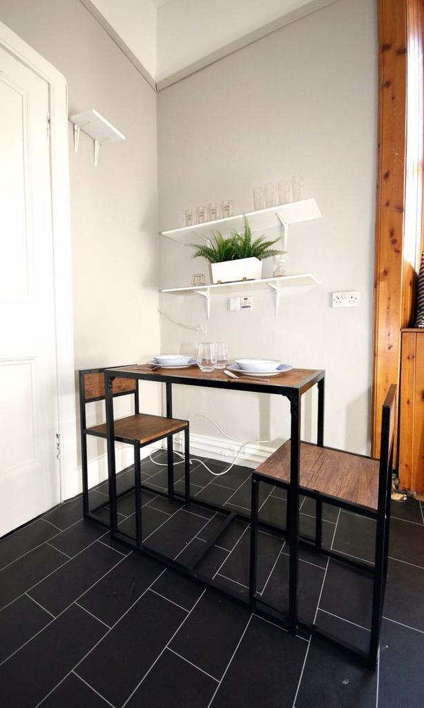 Leven Terrace, Edinburgh 4 bed flat £2,250 pcm (£519 pw)