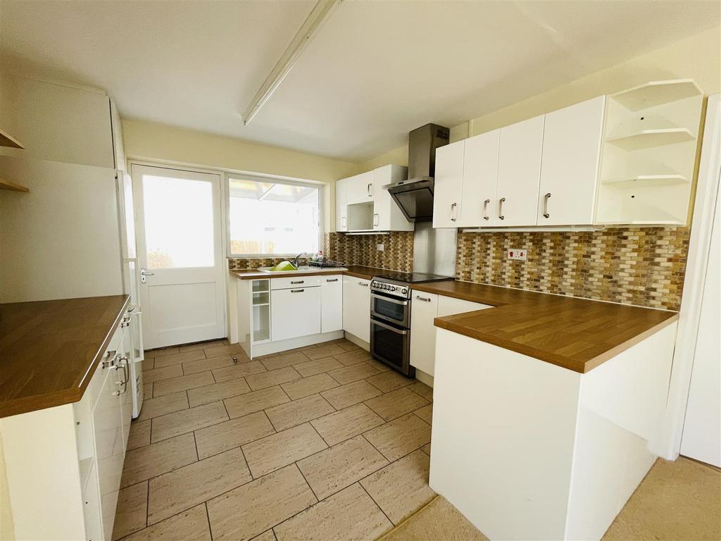 Dining kitchen