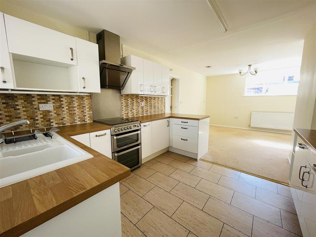 Dining kitchen