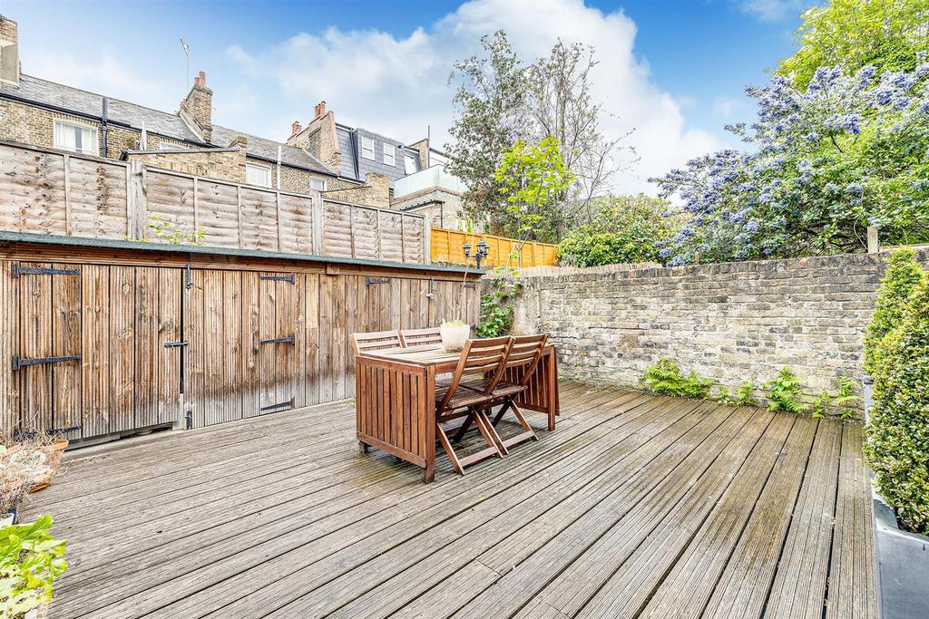 Harwood Road, London 2 bed flat £847,000