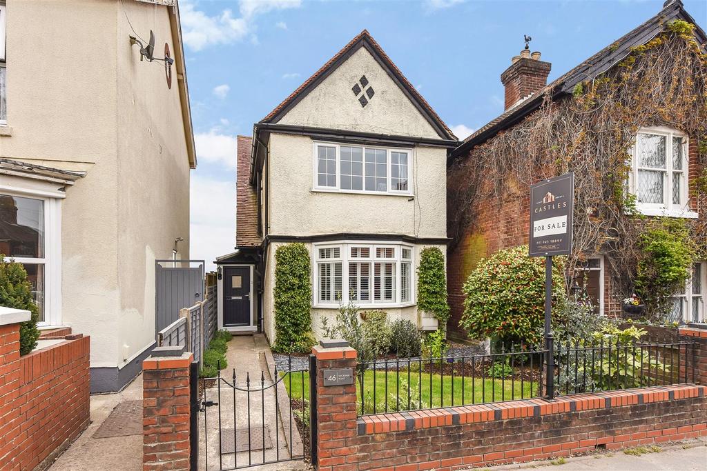 Wickham Road, Fareham 3 bed detached house £375,000