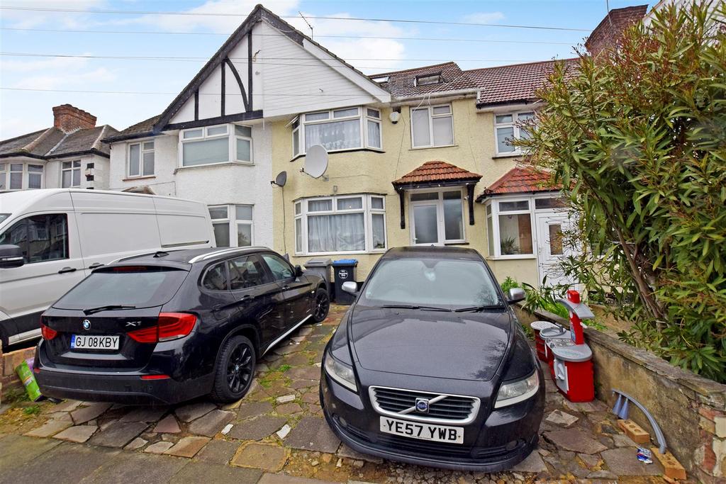 Wyld Way, Wembley 5 bed semidetached house £2,150 pcm (£496 pw)