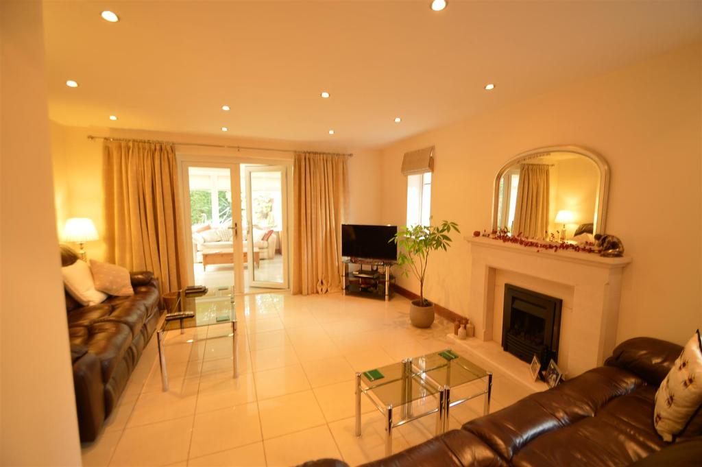 Station Lodge, Soulton Road, Wem SY4 5BG 4 bed detached house £425,000