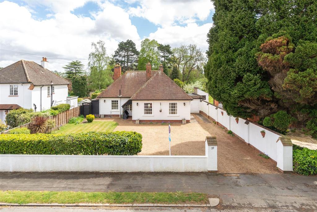 Bowes Road, WaltonOnThames 4 bed detached bungalow £1,050,000