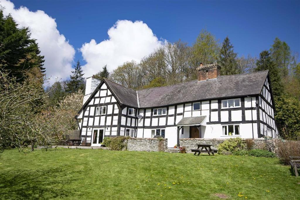NantYMeichiaid, Llanfyllin, SY22 4 bed country house for sale £650,000