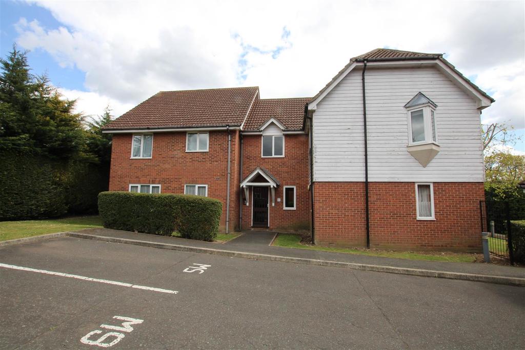 Wendover Gardens, Brentwood 1 bed apartment £225,000