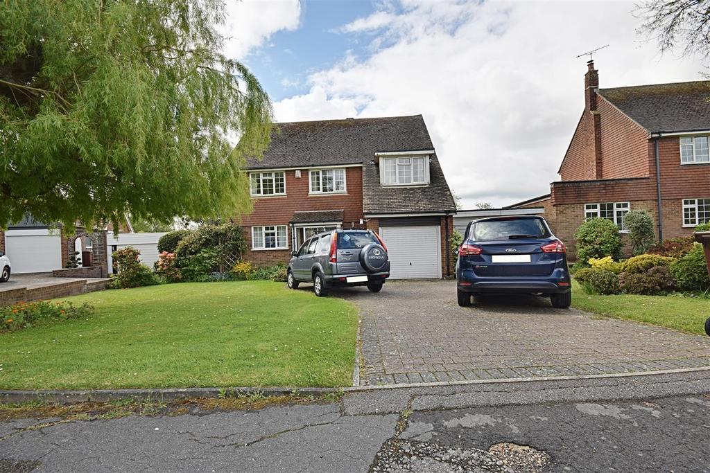 Crofton Park Avenue, BexhillOnSea 4 bed detached house £585,000