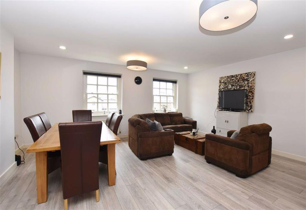 Living/Dining Room