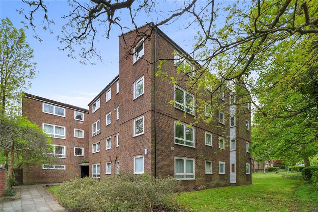 Westwood Hill, Sydenham 1 bed flat £240,000