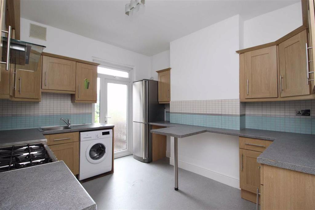 Windsor Road, Ilford, Essex, IG1 2 bed flat £290,000