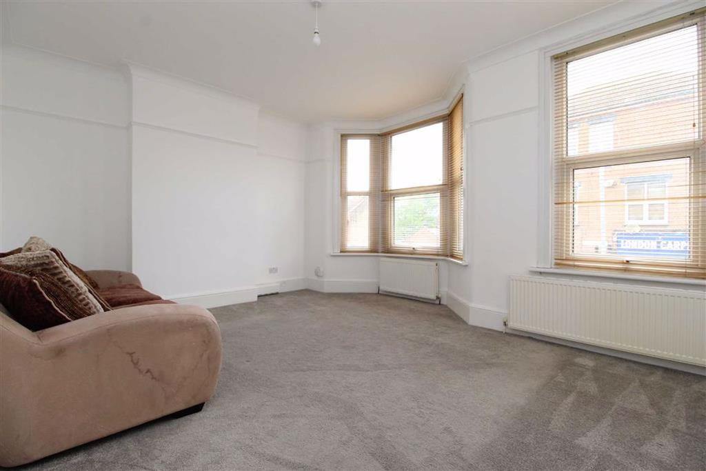 Windsor Road, Ilford, Essex, IG1 2 bed flat £290,000