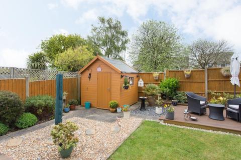 20 Grasmere Gardens, Folkestone, CT19 5JL