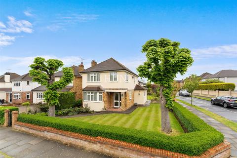 95 Nelmes Crescent, Hornchurch, RM11 2PP