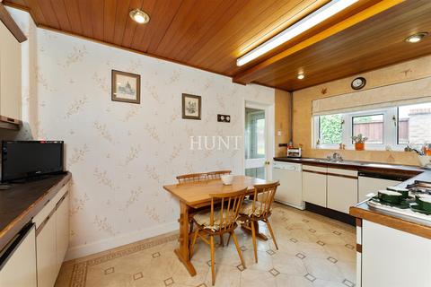 95 Nelmes Crescent, Hornchurch, RM11 2PP