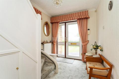 95 Nelmes Crescent, Hornchurch, RM11 2PP