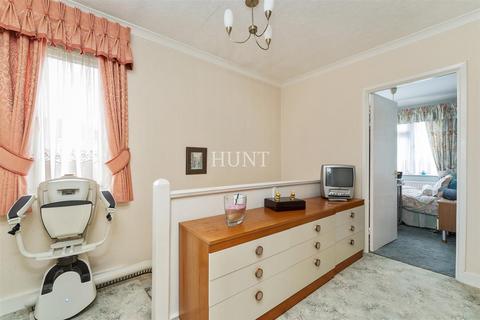 95 Nelmes Crescent, Hornchurch, RM11 2PP