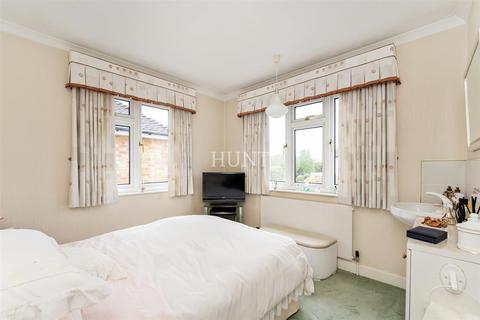 95 Nelmes Crescent, Hornchurch, RM11 2PP