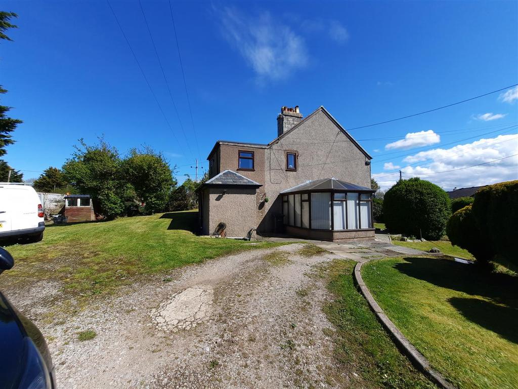 Tan Y Graig Road, Llysfaen, Colwyn Bay 3 bed semidetached house £245,000