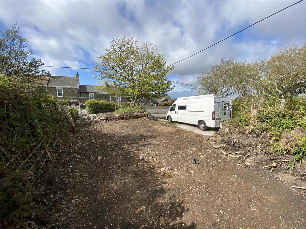 Goonbell, St. Agnes 2 bed property with land £155,000