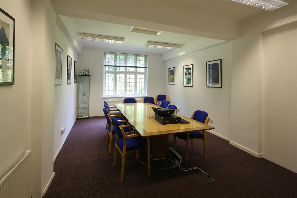 South Lodge 02.jpg