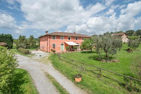 7 bedroom farm house - Lucca, Tuscany