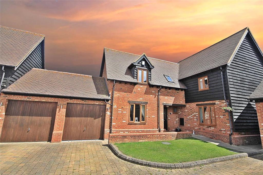 Moorland Close, Flitton, Bedford, Bedfordshire, MK45 4 bed house £725,000