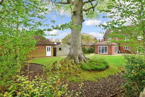 5 Cellini Walk, Kings Hill, West Malling, ME19 4BA