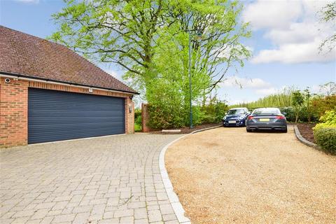 5 Cellini Walk, Kings Hill, West Malling, ME19 4BA