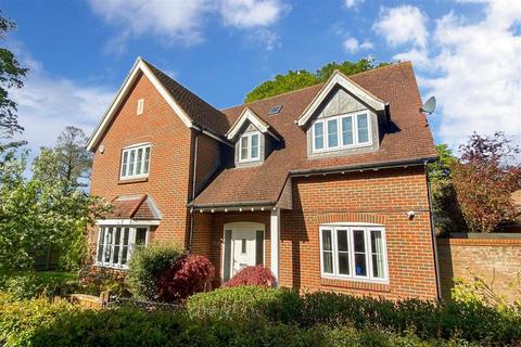 5 Cellini Walk, Kings Hill, West Malling, ME19 4BA