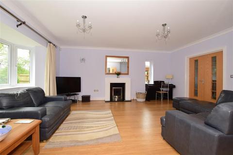 5 Cellini Walk, Kings Hill, West Malling, ME19 4BA