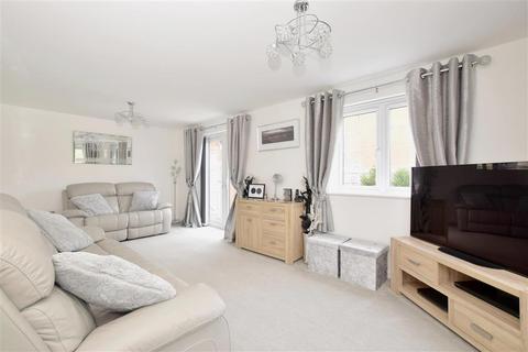 16 Constable Gardens, Littlehampton, BN17 7FX