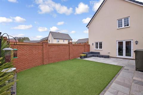 16 Constable Gardens, Littlehampton, BN17 7FX
