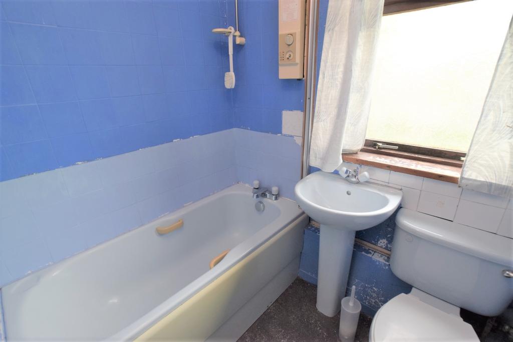39 Ashfield Drive, Dumfries DG2 9 BP - Grieve Grier