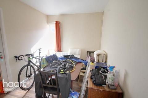 4 bedroom semi-detached house to rent, Hermitage Road, Loughborough