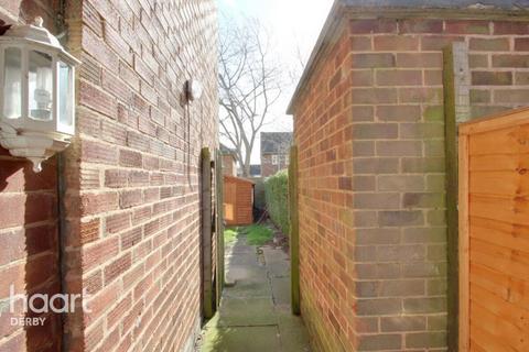 4 bedroom semi-detached house to rent, Hermitage Road, Loughborough