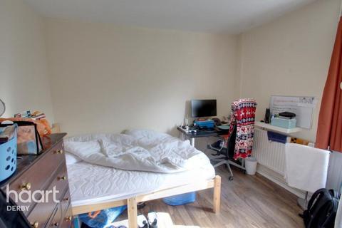 4 bedroom semi-detached house to rent, Hermitage Road, Loughborough