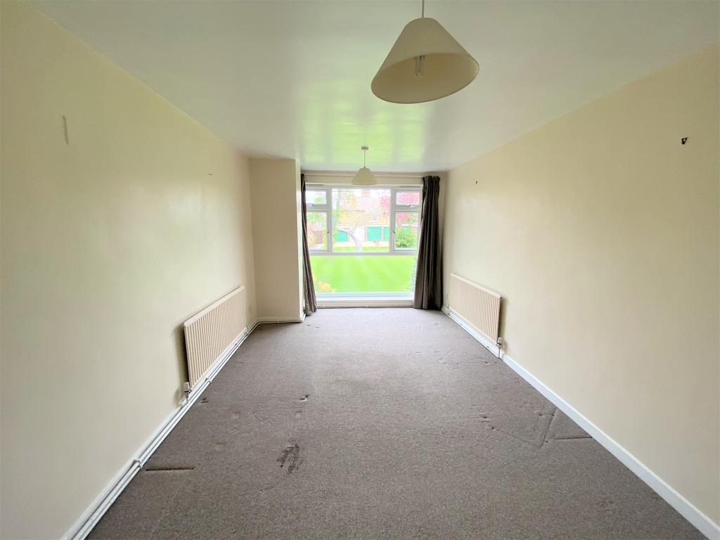 6 Court Downs Road, Beckenham 1 bed apartment £1,050 pcm (£242 pw)
