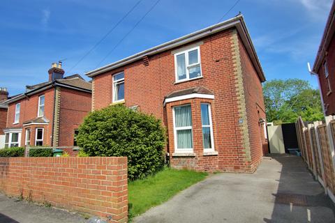 16 Pinegrove Road, Southampton, SO19 2PG
