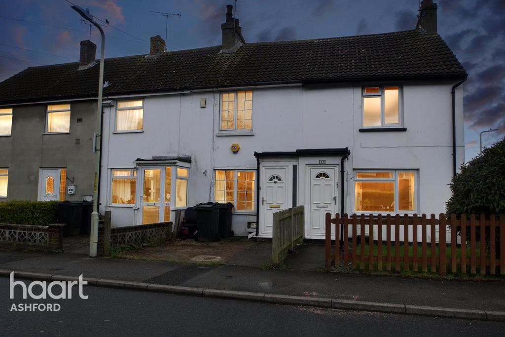 Mead Road, Ashford 2 bed terraced house £180,000