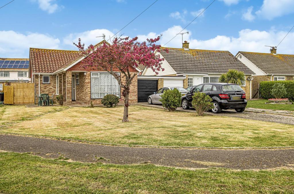 Fontwell Road, Selsey, PO20 2 bed detached bungalow £345,000