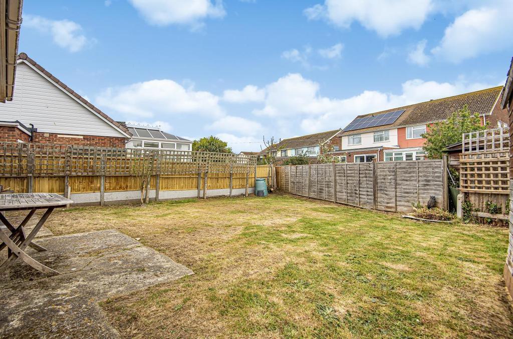 Fontwell Road, Selsey, PO20 2 bed detached bungalow £345,000