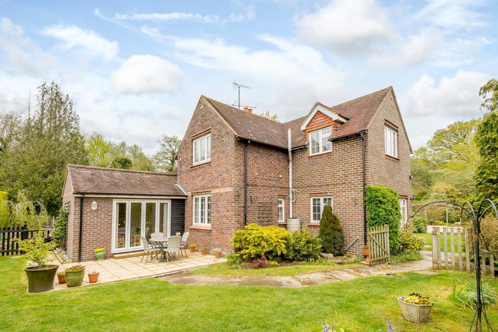 Clappers Lane, Chobham, Woking 3 bed detached house £1,125,000