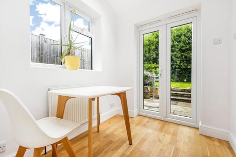 13 Queens Road, Teddington, TW11 0LX
