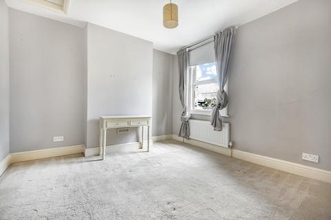 13 Queens Road, Teddington, TW11 0LX